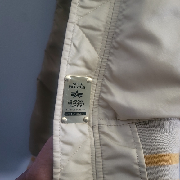 ALPHA INDUSTRIES Limited Edition MA-1 Tiger Embroidered Bomber Jacket Size S - Picture 6 of 16